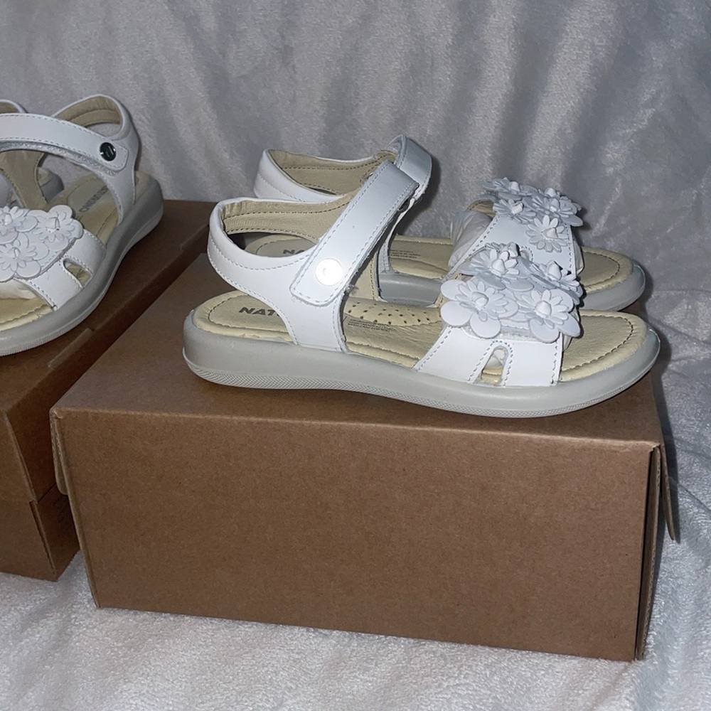 NWT NATURINO BRAHMA Leather sandals with flowers in White - Picture 8 of 11